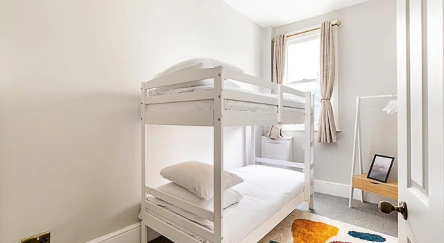 Апартаменты Lovely Bishops Park Flat