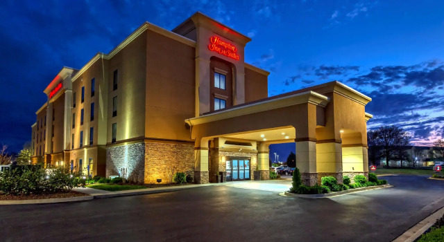 Hampton Inn & Suites Clarksville, Забронировать Отель Кларксвилл Теннесси