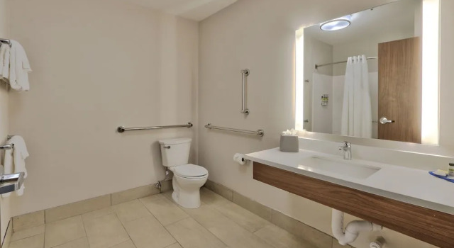 Четырёхместный люкс Holiday Inn Express & Suites Albuquerque East by IHG