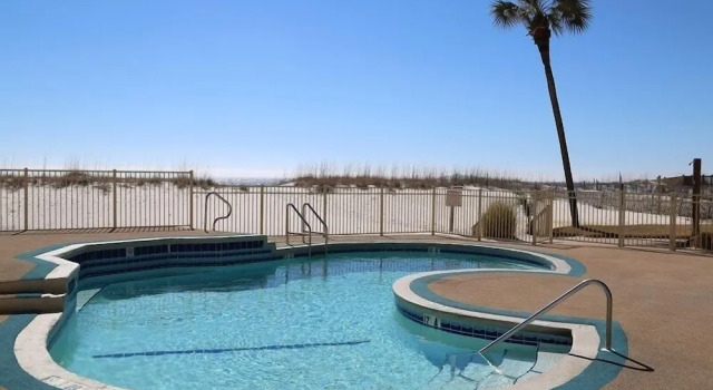 Southern Sands 305 2 Bedroom Condo by RedAwning, Boek Appartement Gulf Shores 