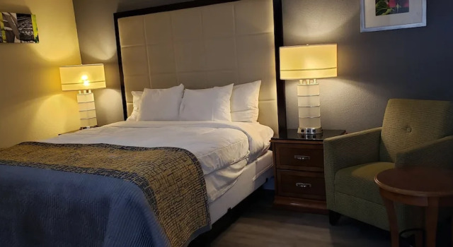 Regency Inn, Buchen Sie Gasthaus Booneville 