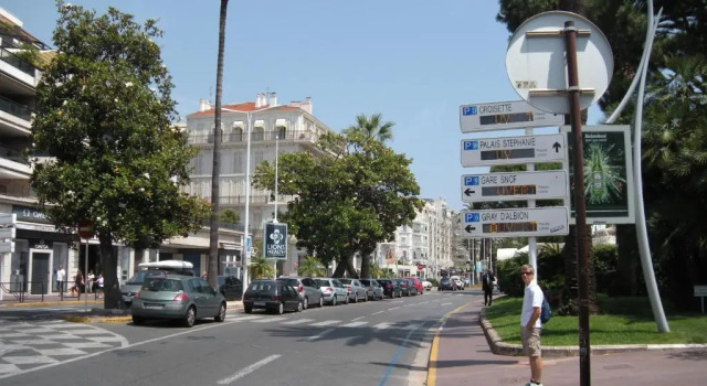 Апартаменты Nature 2 pièces 3 étoiles calme plein centre cannes 5 mn des plages et Palais