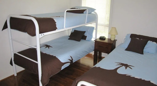 3, 2-4 Warley by the Sea, Book Apartment Cowes 