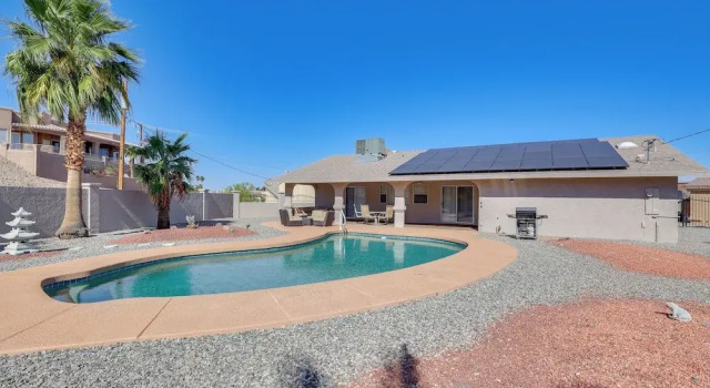 Коттедж с 3 комнатами с балконом Lake Havasu Home - 2 Mi From Main Launch Ramp!