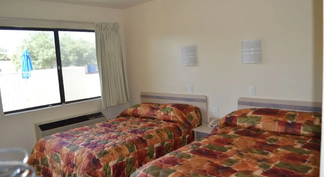 Номер Economy Super 7 Inn