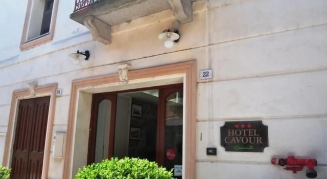 Hotel Cavour, Забронировать Отель Отели Ольбия 3 звезды, рядом с Church of St. Paul the Apostle, 3*