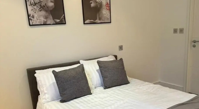 Leeds Apt - Hottub - Sleeps 6 - Special Occasions, Забронировать Отель Отели Англии 3 звезды, 3*