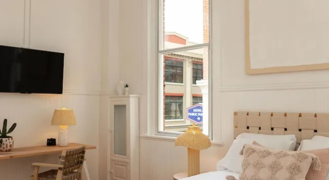 Студия Fire Station One Boutique Hotel