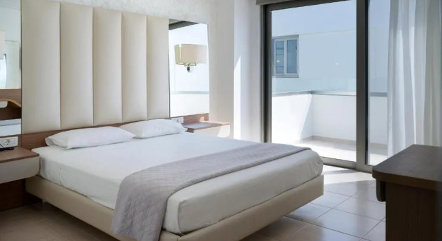 Люкс Royal Bay Suites