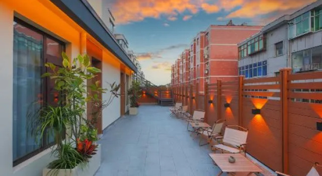 Positive gene e-sports hotel
