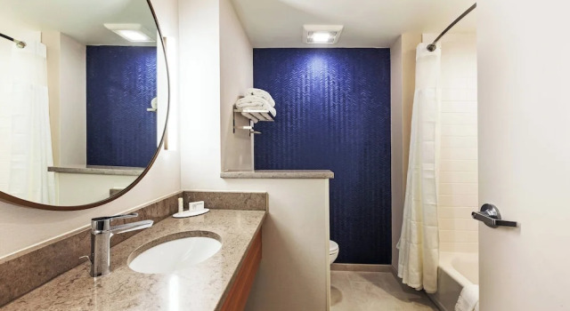Двухместный люкс Fairfield Inn & Suites by Marriott Tulsa Catoosa