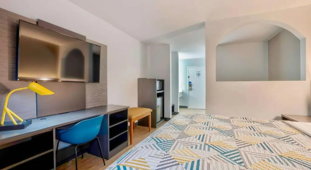 Люкс Deluxe Motel 6 Tulsa, Ok - Central