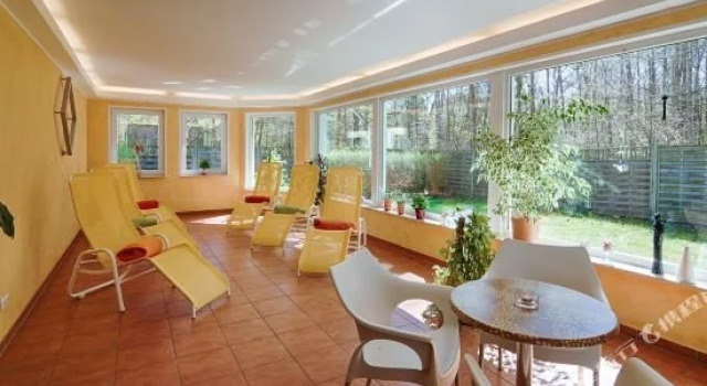 Kleine Residenz am Tierpark, Book Hotel Hotels in Perleberg with Parking, Parking