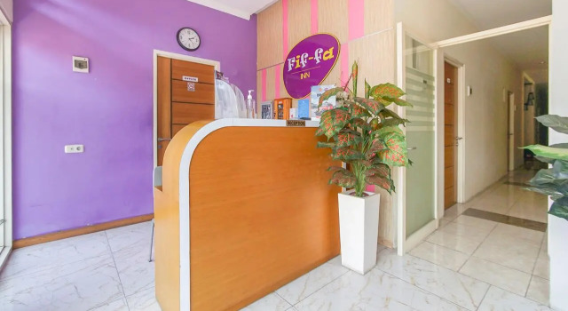 Sans Hotel FiFFa Pisang Kipas Malang, Buchen Sie Hotel Malang Jawa Timur, in der Nähe von Museum Mpu Purwa