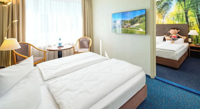 Семейный номер Standard с 2 комнатами с видом на сад AHORN Hotel Am Fichtelberg