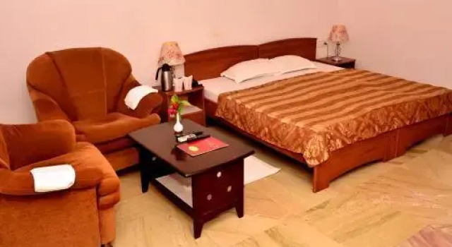 Tourist Bungalow Chitrakoot, Забронировать Отель Рамгхат штат Мадхья-Прадеш