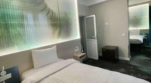 Трёхместный номер Standard ibis Styles Dunarea Galati