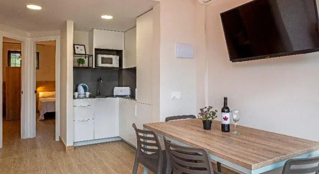 Четырёхместные апартаменты с 2 комнатами с балконом Medplaya Aparthotel Sant Eloi