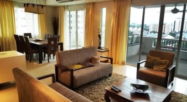 10 Mont Kiara, Забронировать Отель Отели Куала-Лумпура с бассейном, рядом с Площадь Мердека, Бассейн