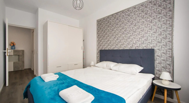 Trio Azure, Varaa Hotelli Oradea 