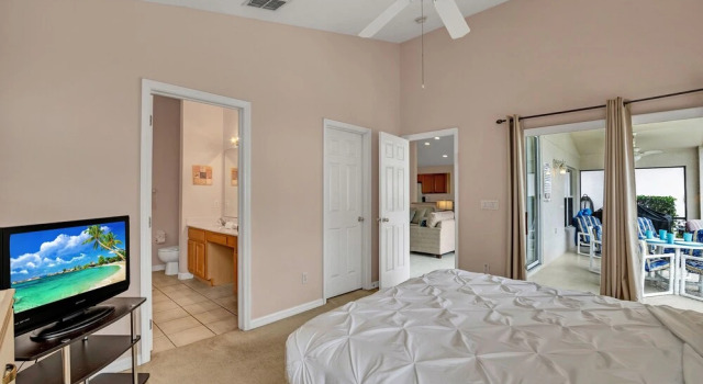 No Rear Neighbors, Near Disney Spacious Home With CDC Standards #3hr836, Book Feriehus Hoteller i Four Corners med pool, Swimmingpool