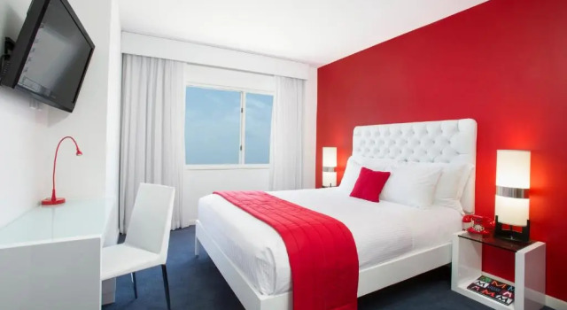 Двухместный номер Petite Red South Beach