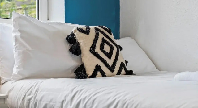 Апартаменты с балконом 2 Bedroom Apartment - Parking, Wifi, Central