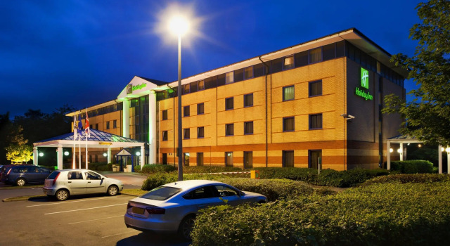 Кровать в общем номере Holiday Inn Warrington by IHG