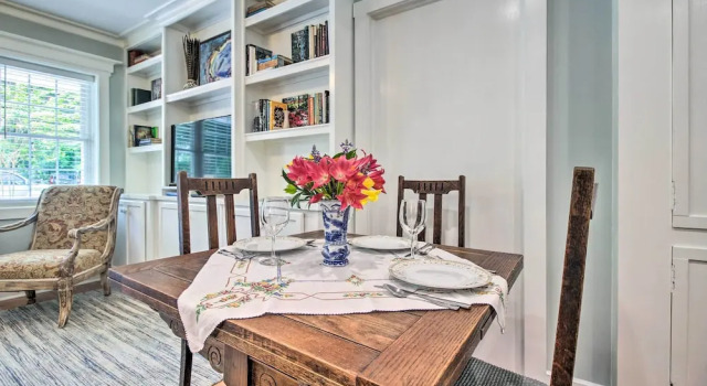 Elegant Savannah Hideaway w/ Private Garden, Reserva ahora Apartamento Montgomery Estados Unidos