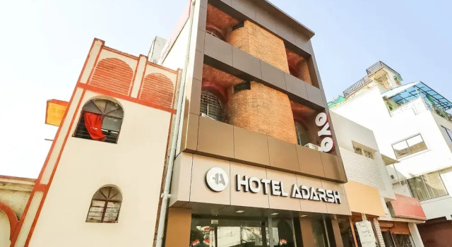 OYO 28789 Hotel Adarsh