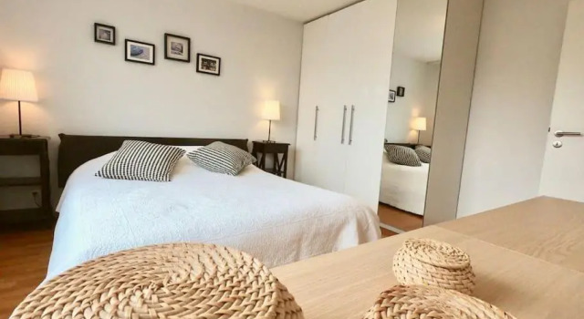 Spacious and bright 2 bedroom apartment with terrace, Забронировать Апартаменты/квартира Montriond-Cour Лозанна, рядом с Jordils