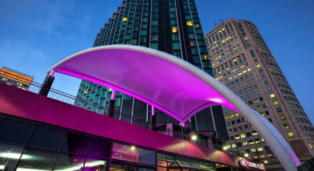 Кровать в общем номере Fort Pontchartrain Detroit, a Wyndham Hotel
