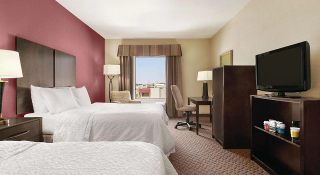 Четырёхместный люкс Hampton Inn & Suites Enid