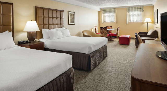 Номер Premium Crowne Plaza Louisville Airport Expo Ctr by IHG