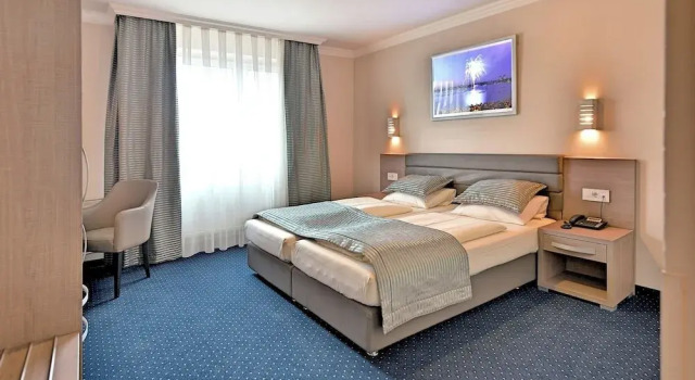 Двухместный номер над дискотекой Superior St.Joseph Hotel Hamburg - Reeperbahn St.Pauli Kiez