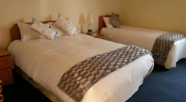 Семейный номер Standard Halfway House Hotel