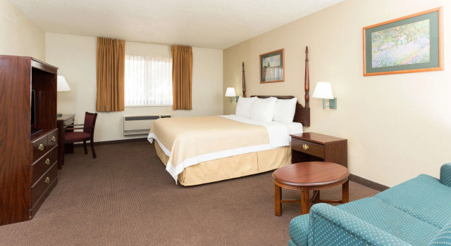 Days Inn by Wyndham Colorado Springs Airport, Book Hotel Colorado Springs Colorado