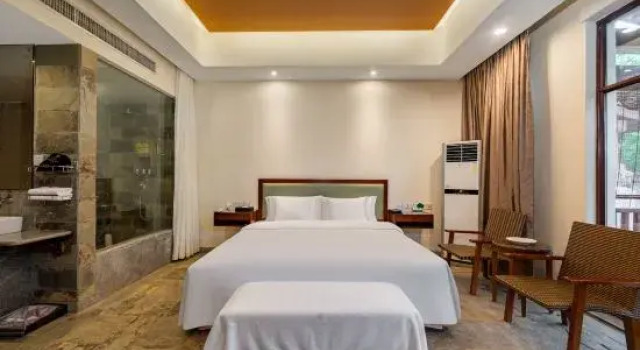 Suite Shumyip Hot Spring Hotel
