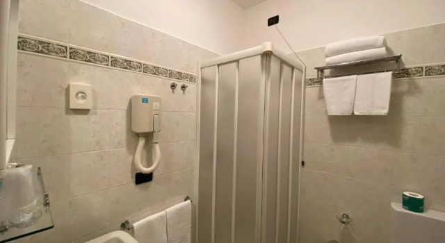 Трёхместный номер Comfort с балконом и с видом на озеро Hotel Villa Rosa
