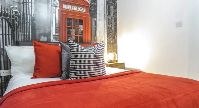 Tudors eSuites Birmingham Apartments with Parking, Забронировать Апартаменты/квартира Отели Бирмингема с парковкой, рядом с Royal Birmingham Society of Artists, Парковка