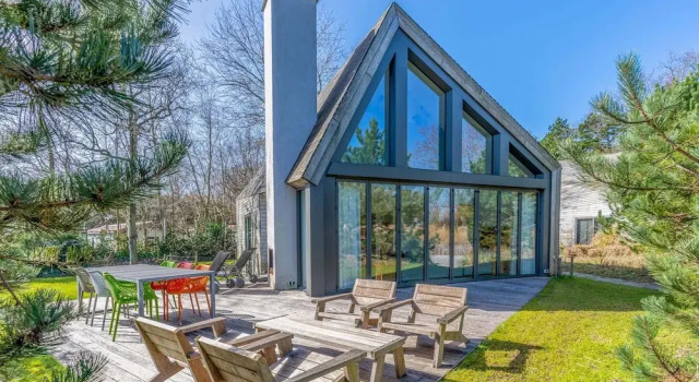 Вилла Relaxed and Atmospheric 6-person Villa Near the Forest