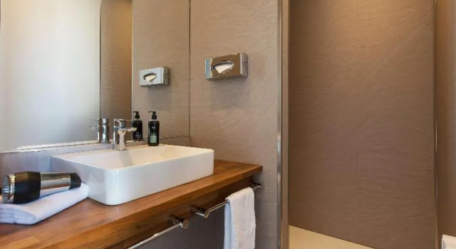 Двухместный номер Standard с балконом Best Western Hotel De La Plage Saint Marc sur Mer