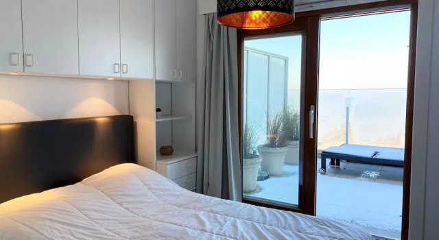 Attic Apartment Nieuwpoort With Coastal Views, Prenota Appartamento Hotel a Flanders con parcheggio, Parcheggio
