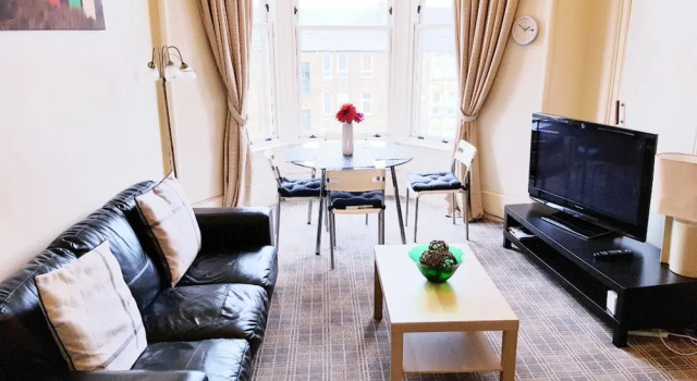 Апартаменты 2 Bed Flat - Sleeps 4 - Parking - Wifi