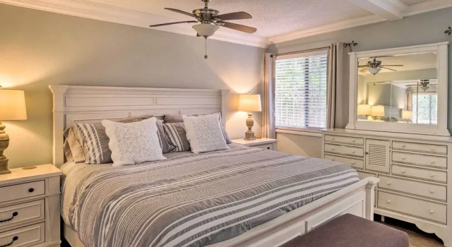 Charming Vacation Home < 3 Mi to Stuart Beach, Rezervovat Hotel Stuart Hutchinson Island