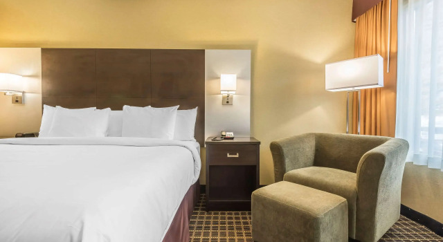Двухместный номер Standard Quality Inn & Suites Windsor - Downtown