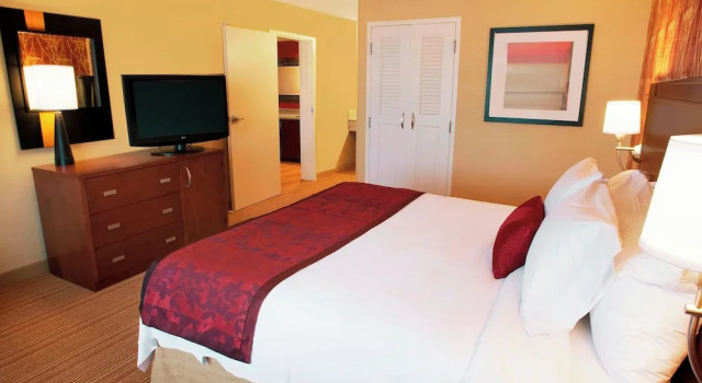 Люкс c 1 комнатой Courtyard Warner Robins