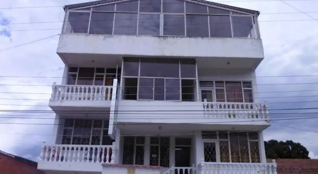 Hotel La Cascada, Boek Hotel Villeta Cundinamarca