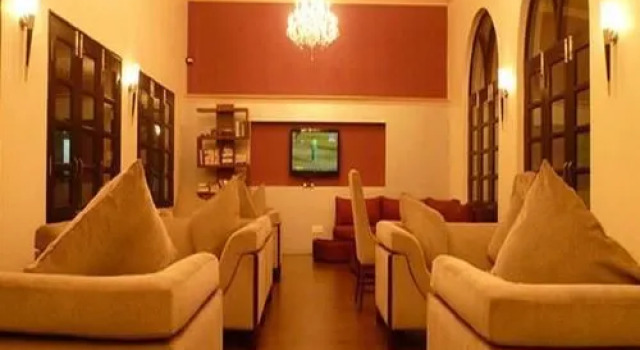 Silver Sands Hideaway - Beach Resorts, Varaa Hotelli Candolim 