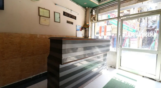 SPOT ON 37960 Hotel Krishna Plaza, Забронировать Отель Джамму Джамму и Кашмир